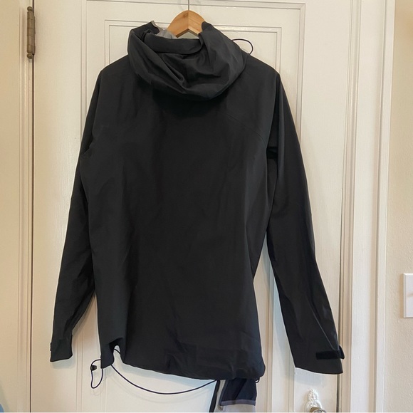 L.L. Bean Trail Model Rain Jacket - flawed - Picture 6 of 6